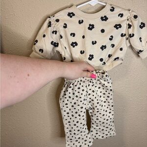 Cat & Jack Cream and Black Kids Matching Set